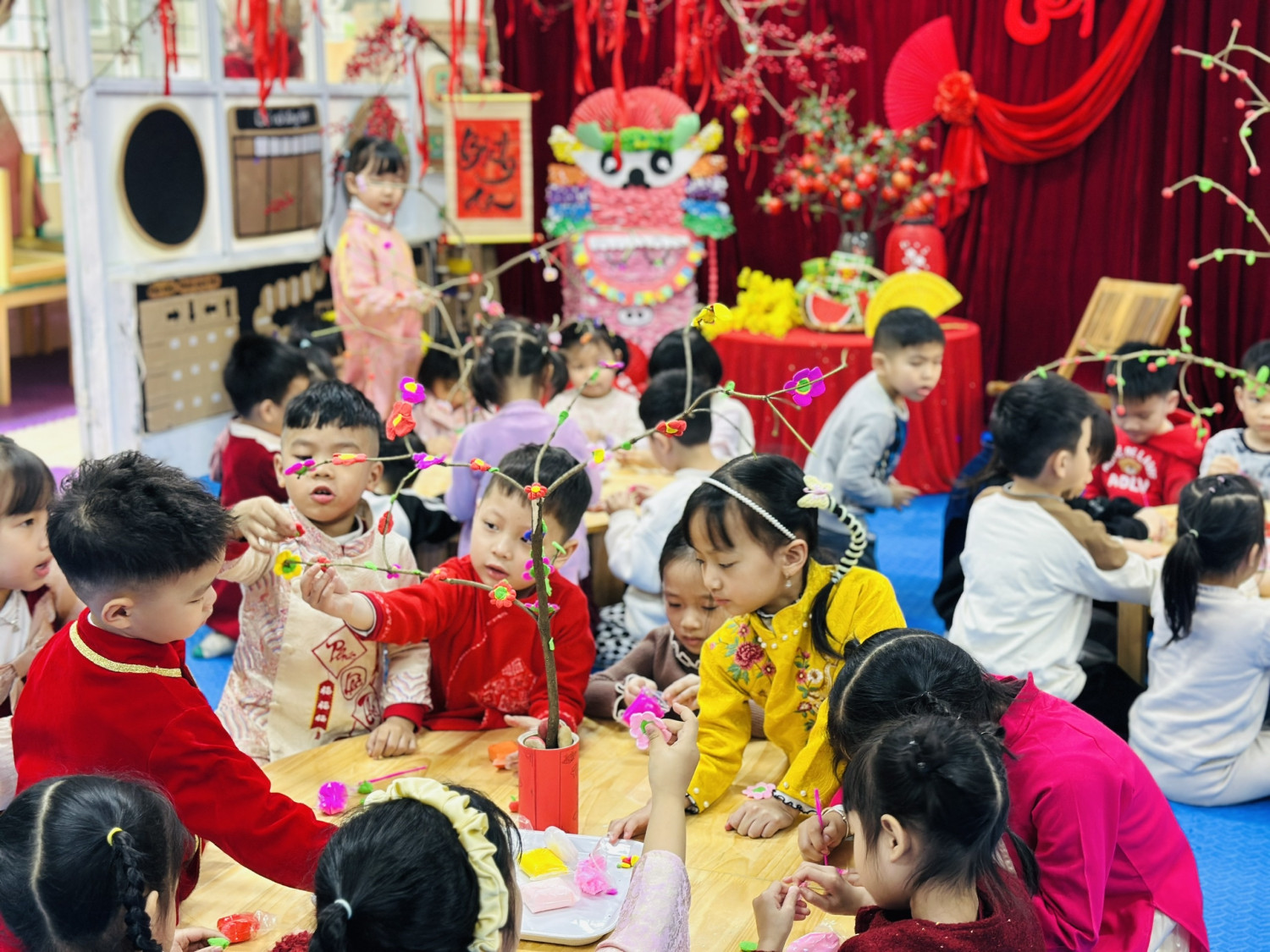 TRƯỜNG MẦM NON VĂN KHÊ CHÚC MỪNG NĂM MỚI